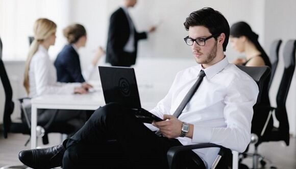 lomber osteoxondrozning sababi sifatida harakatsiz ish